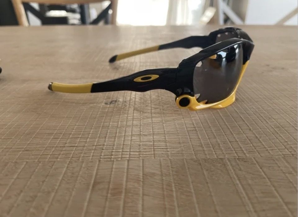 Слънчеви очила OAKLEY