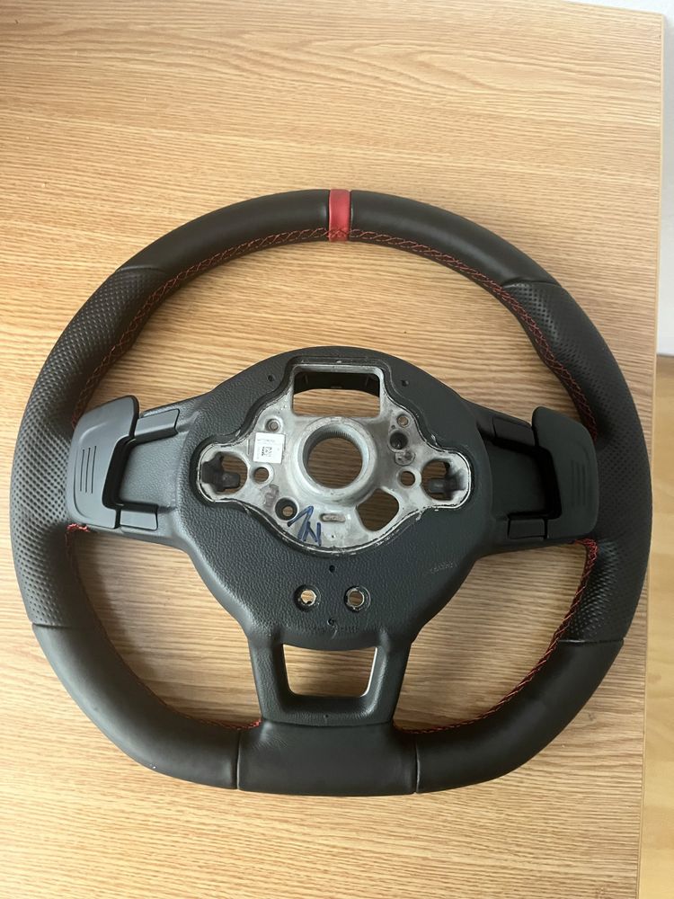 Volan Golf 7 GTI, Piele si Piele Perforata + Cusatura Rosie