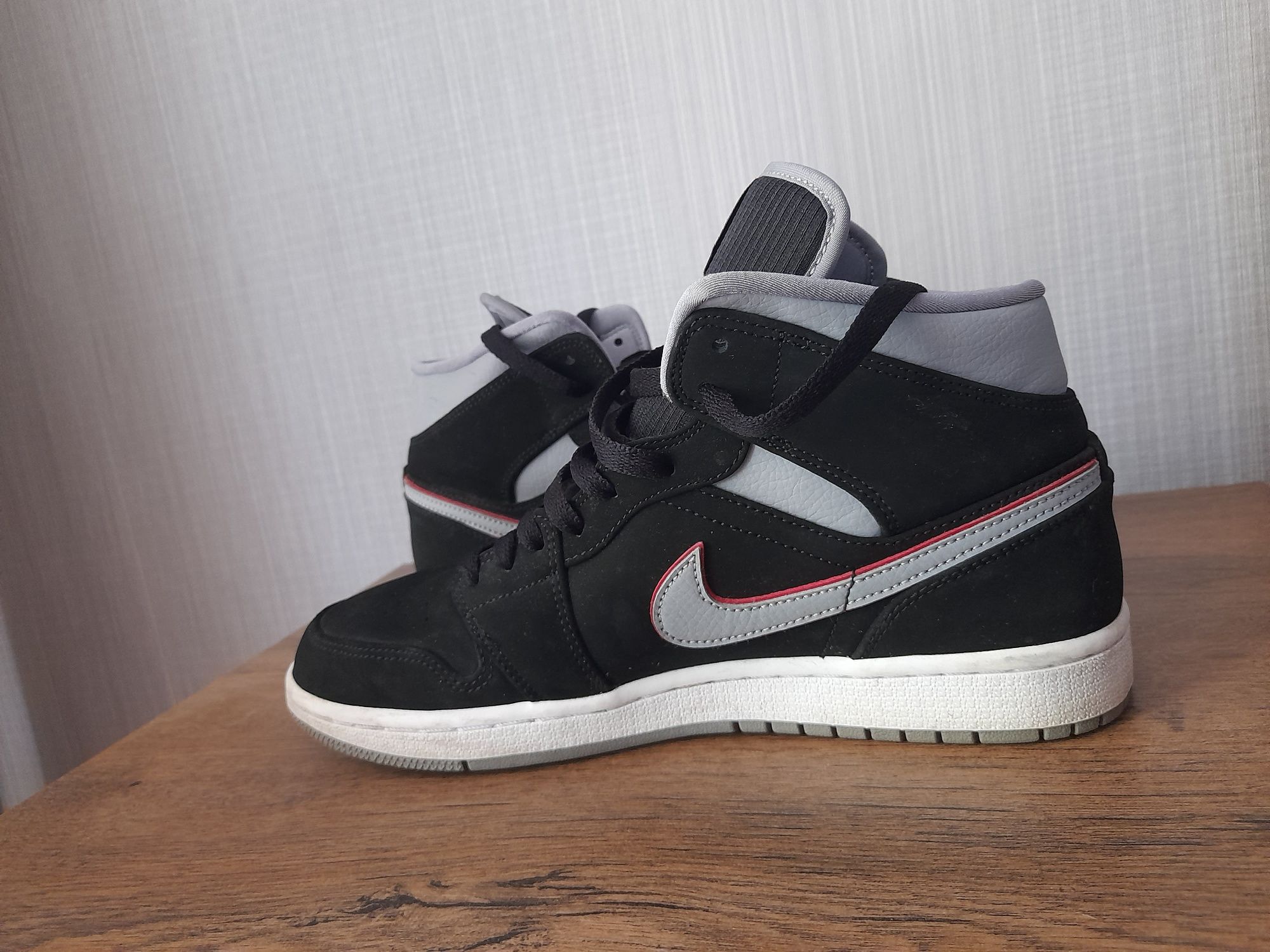 Jordan 1 Retro кецове 40- 41 номер.