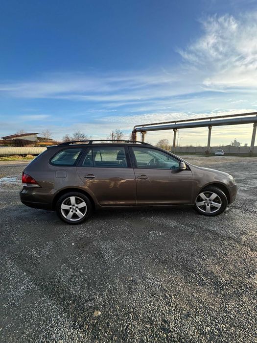 Vând VW Golf 6 Break (2011) - 1.6 TDI - Navigație - Proprietar