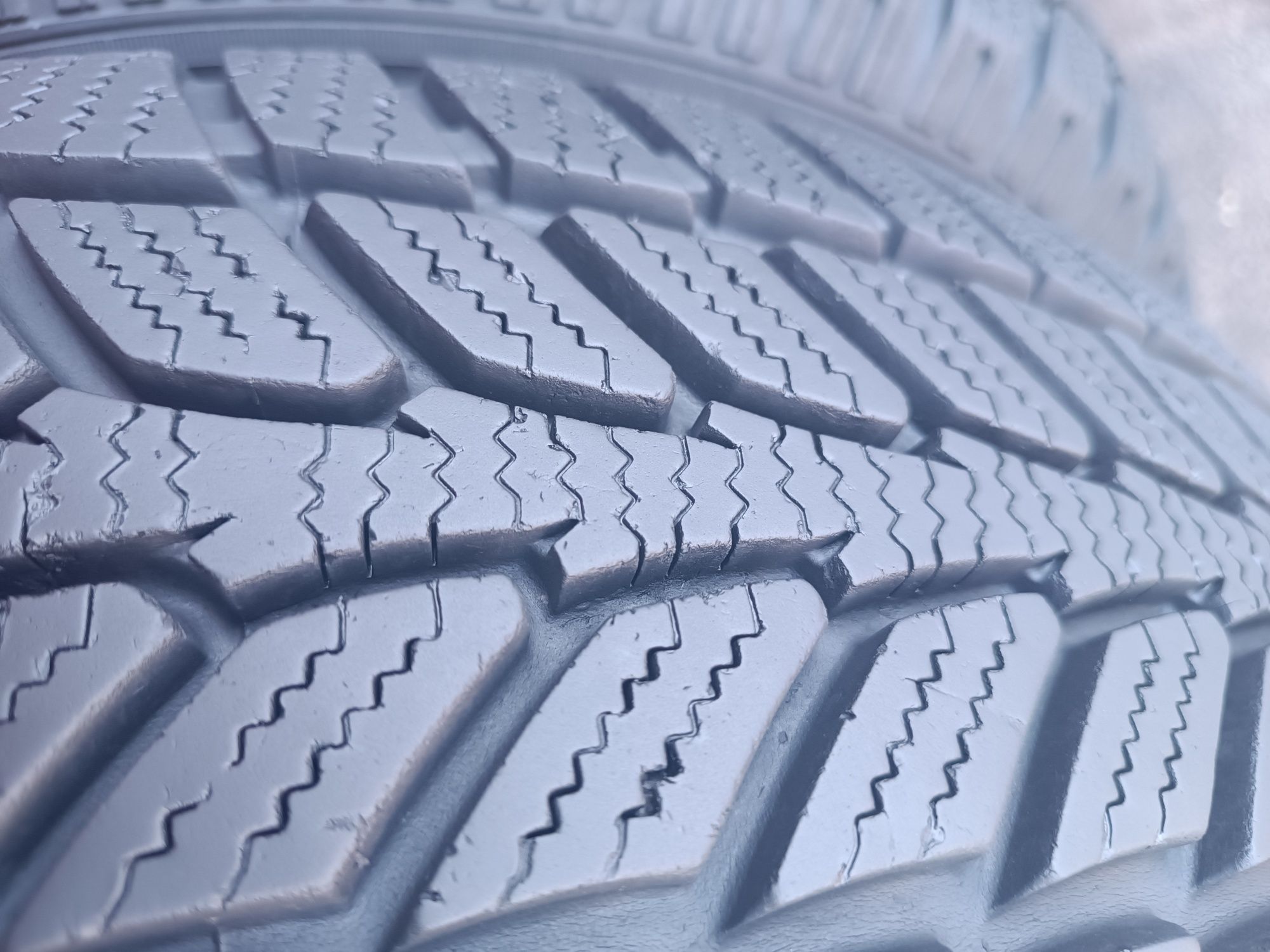 235/70/16 GT Radial