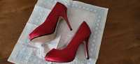 Сатенени обувки на висок ток червени и черни
