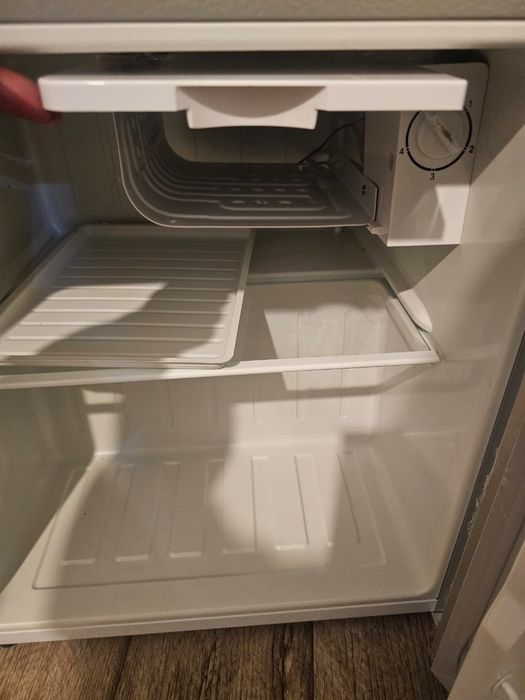 Холодильник продам срочна