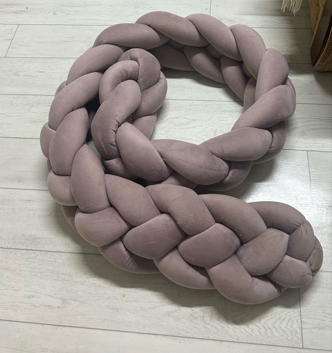 Продам бортик в кроватку