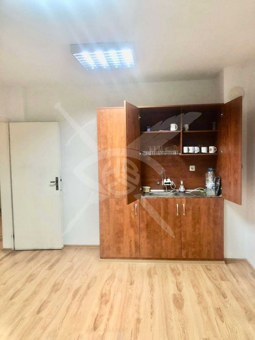 Дава се под наем Офис в Варна, ВИНС - 100 кв.м за 430 € - Снимка #1