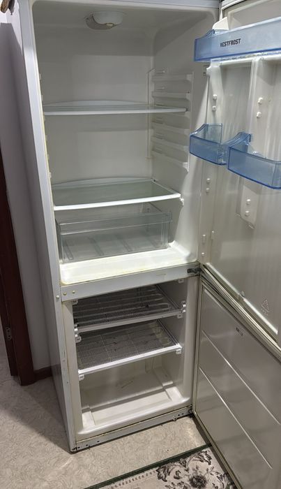 Продается холодильник
