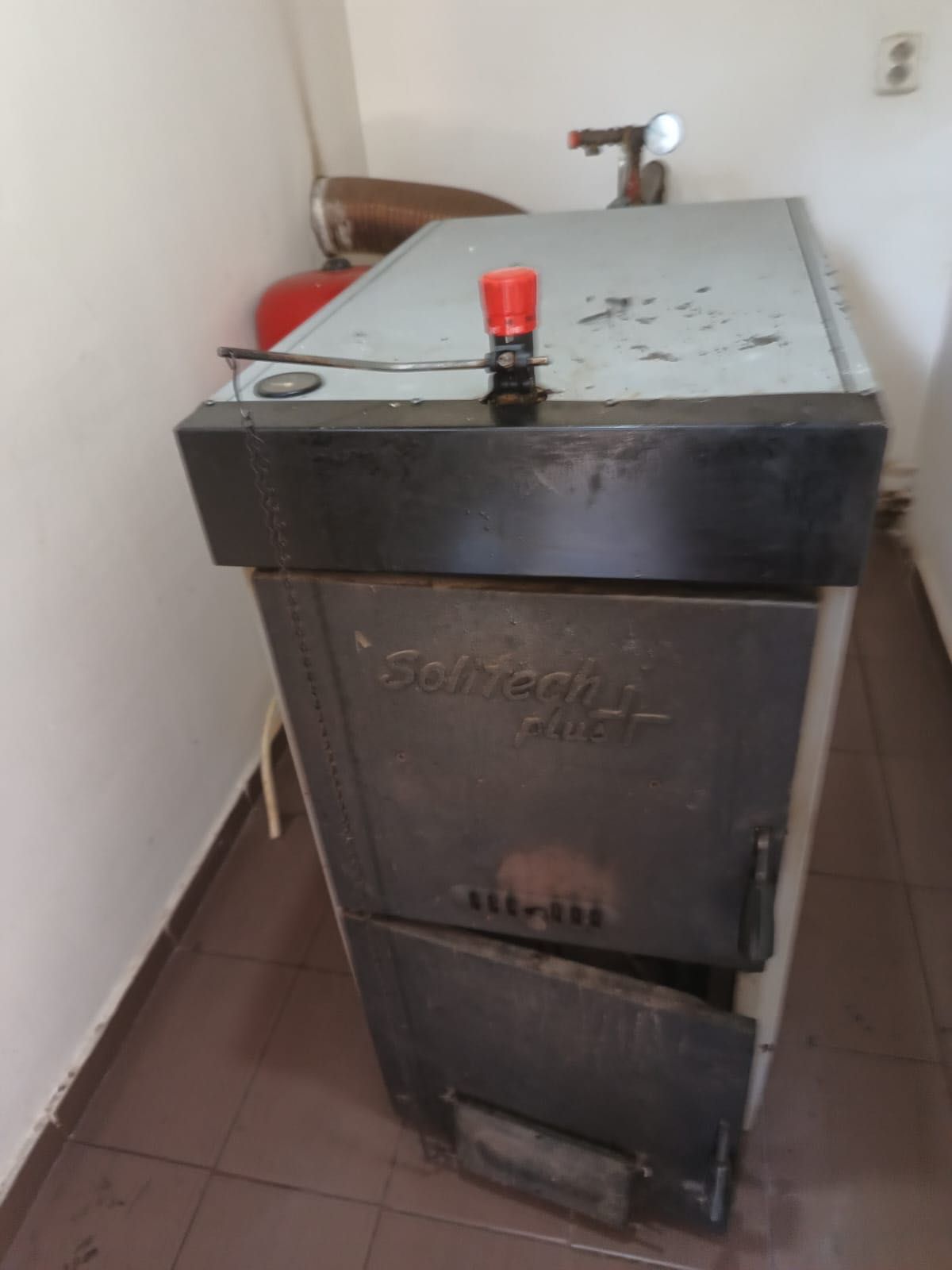 Centrala pe lemne de vânzare