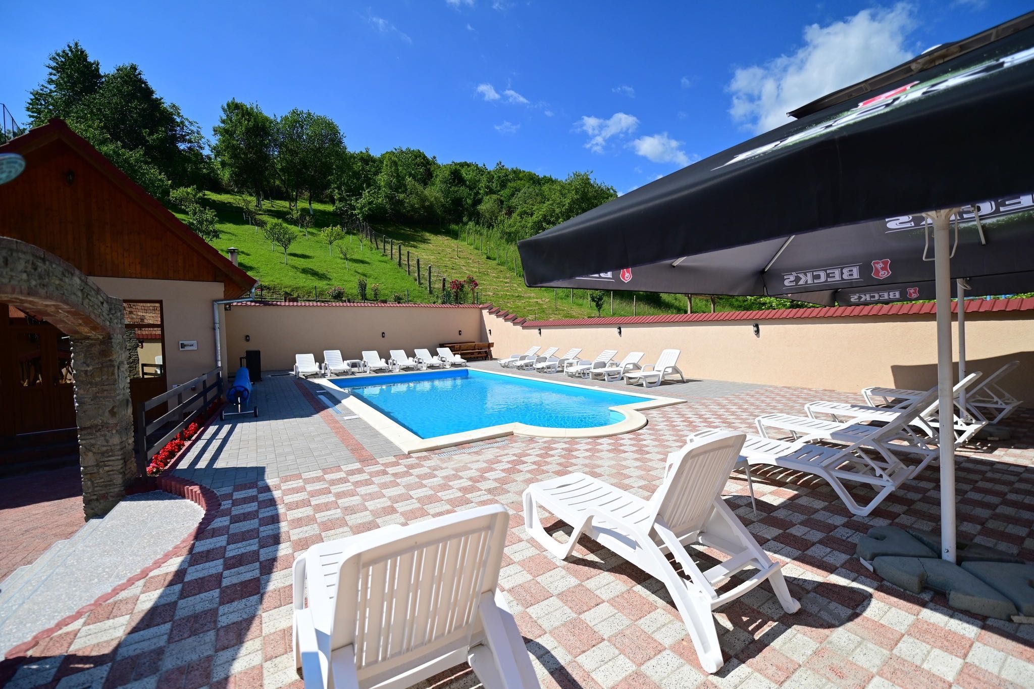 Pensiune/Cabana cu piscina munte Tabara Teambuilding Marginime Sibiu