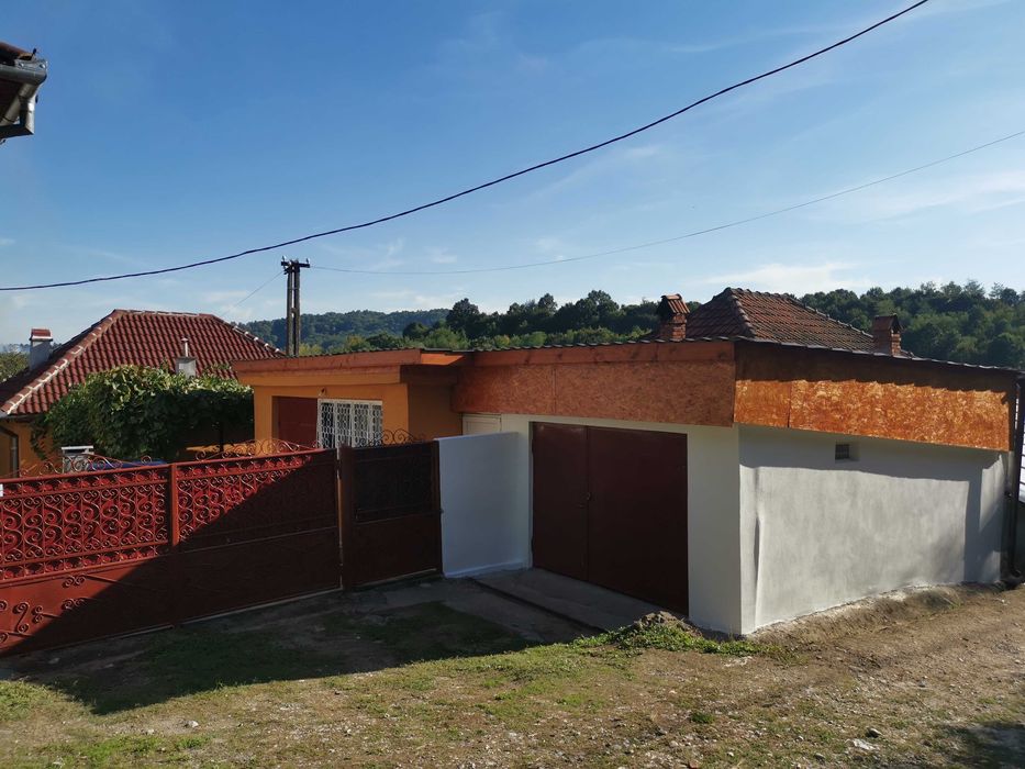 2 Case, Foisor, Garaj, 2 Anexe şi teren 4370 mp, Tismana, sat Costeni