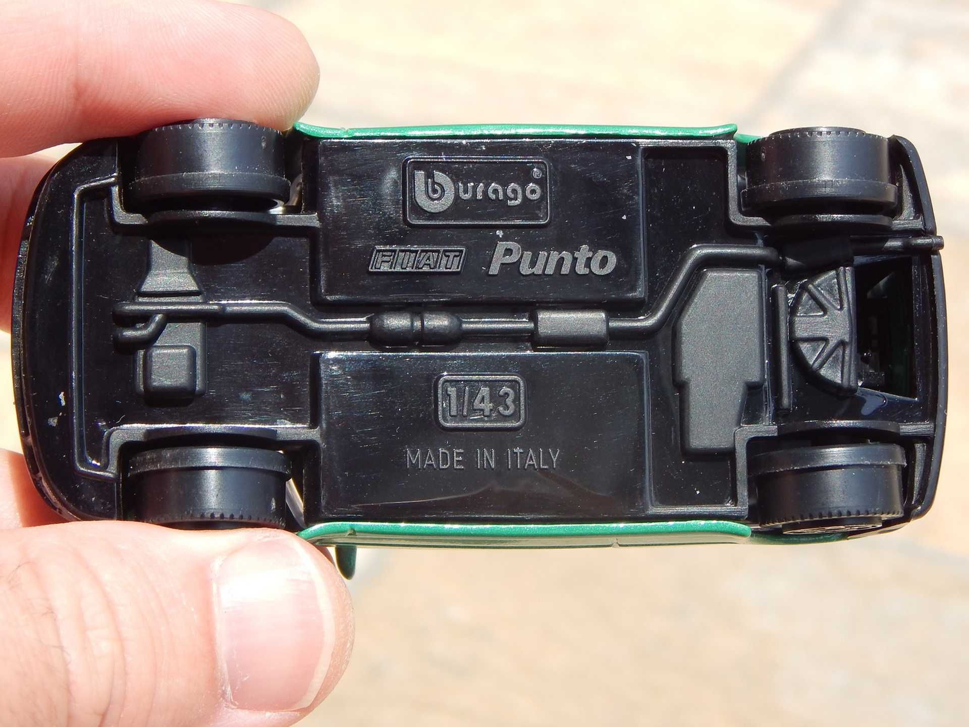 Macheta FIAT Punto I (1993–1999) Bburago fabricat Italia sc 1:43 uzat