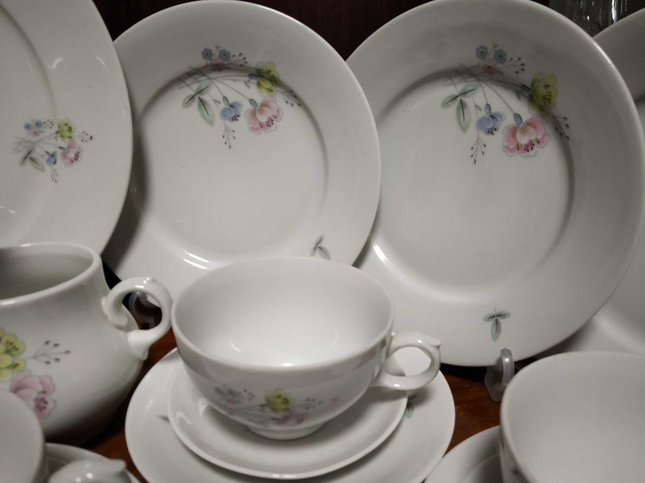 Чайный сервиз на 6 персон. 28 предметов.