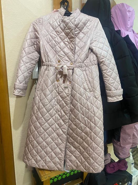 Продам пальто .Цвет пудра.