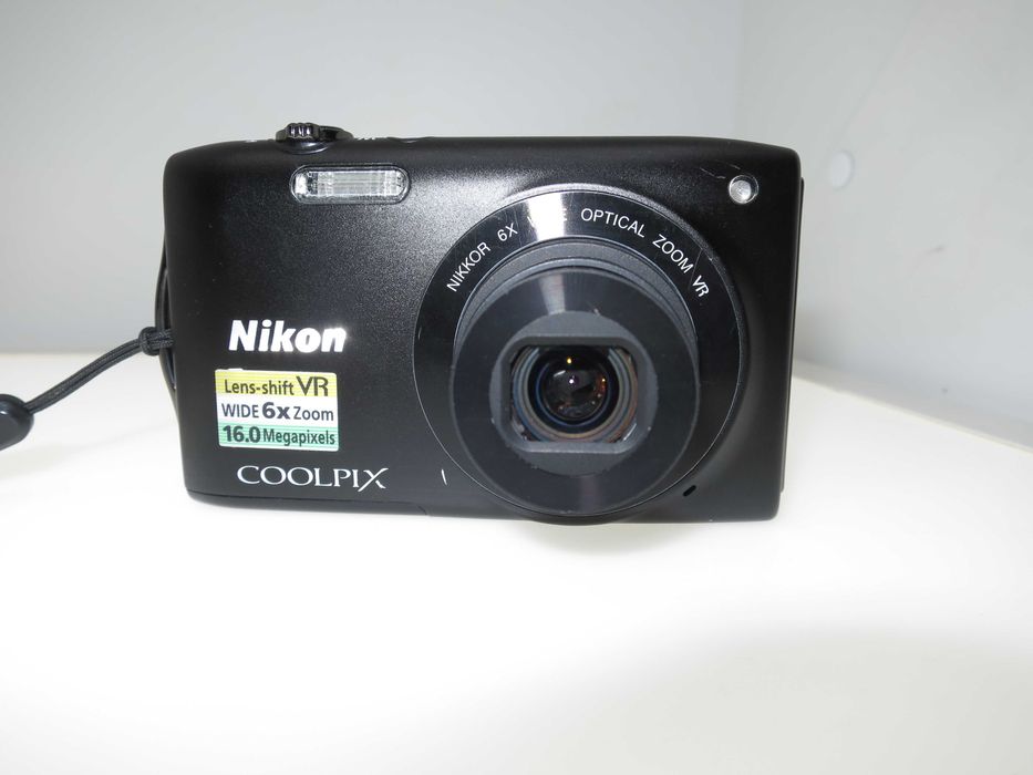Nikon Coolpix S3300 ултра компактен фотоапарат дигитална камера