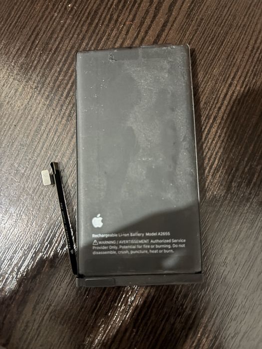 Продам батарейку на айфон 13 новый ни разу не ползвался