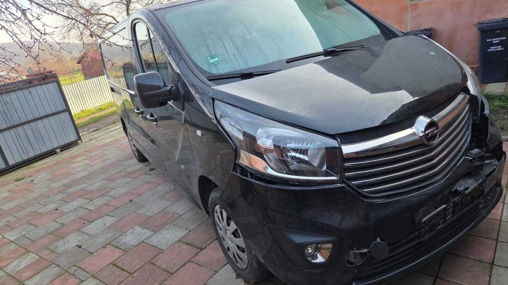 opel vivaro 5 locuri 1.6d 2015 avariat