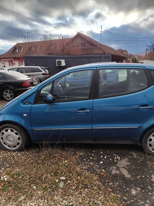 Vând Mercedes A 160, an 2002, cutie semiautomata.