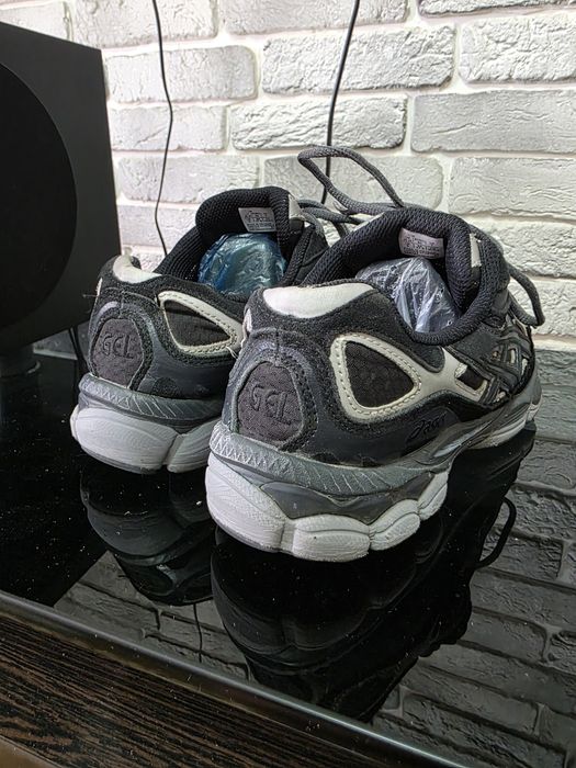 Оригинальные кроссы asics