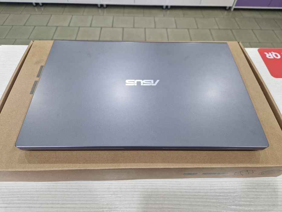 Asus (Core i7-10 gen, 16 Gb DDR4, 512 Gb SSD)