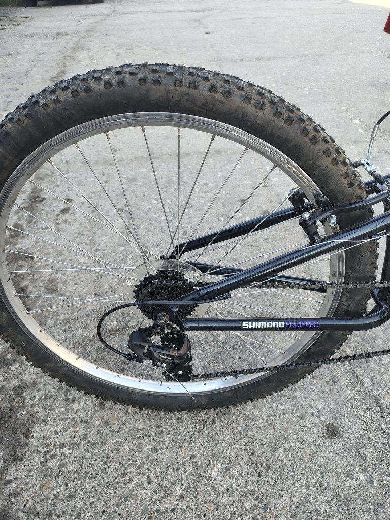 Bicicleta Apollo Spiral full suspension. Roti 27.5x2.1.