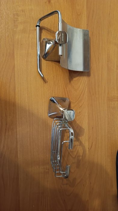 Мыльница и держатель туалетной бумаги фирмы Ронос