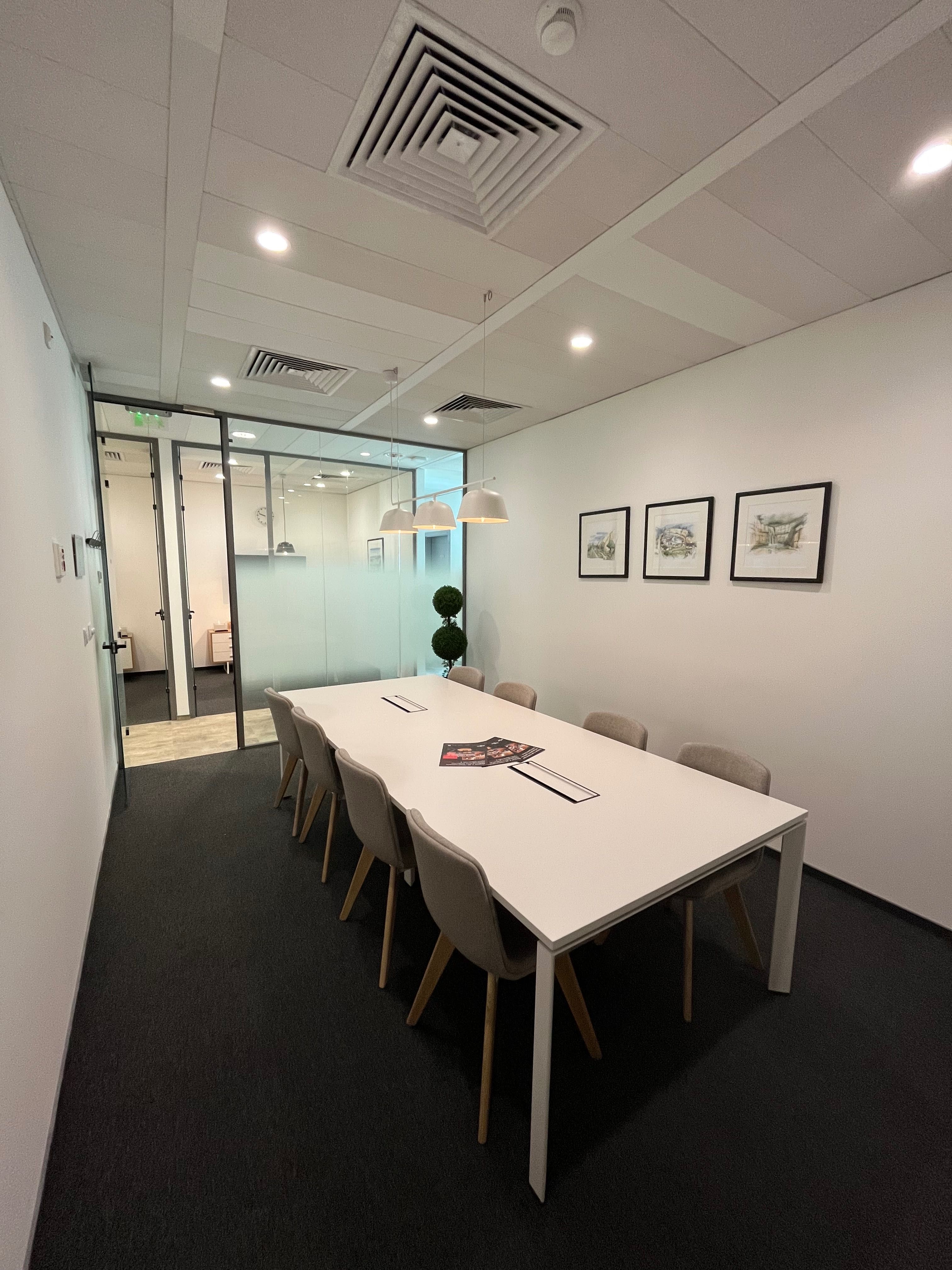 Пространство за съвместна работа в Regus European Trade Centre