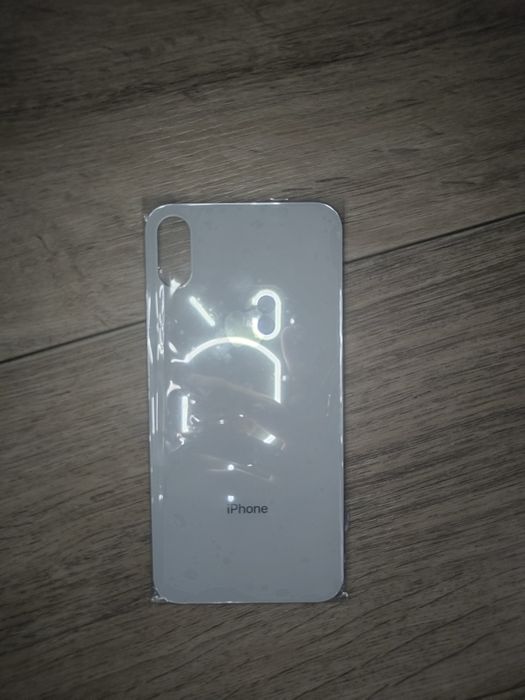Продам заданию крышку на айфон 10
