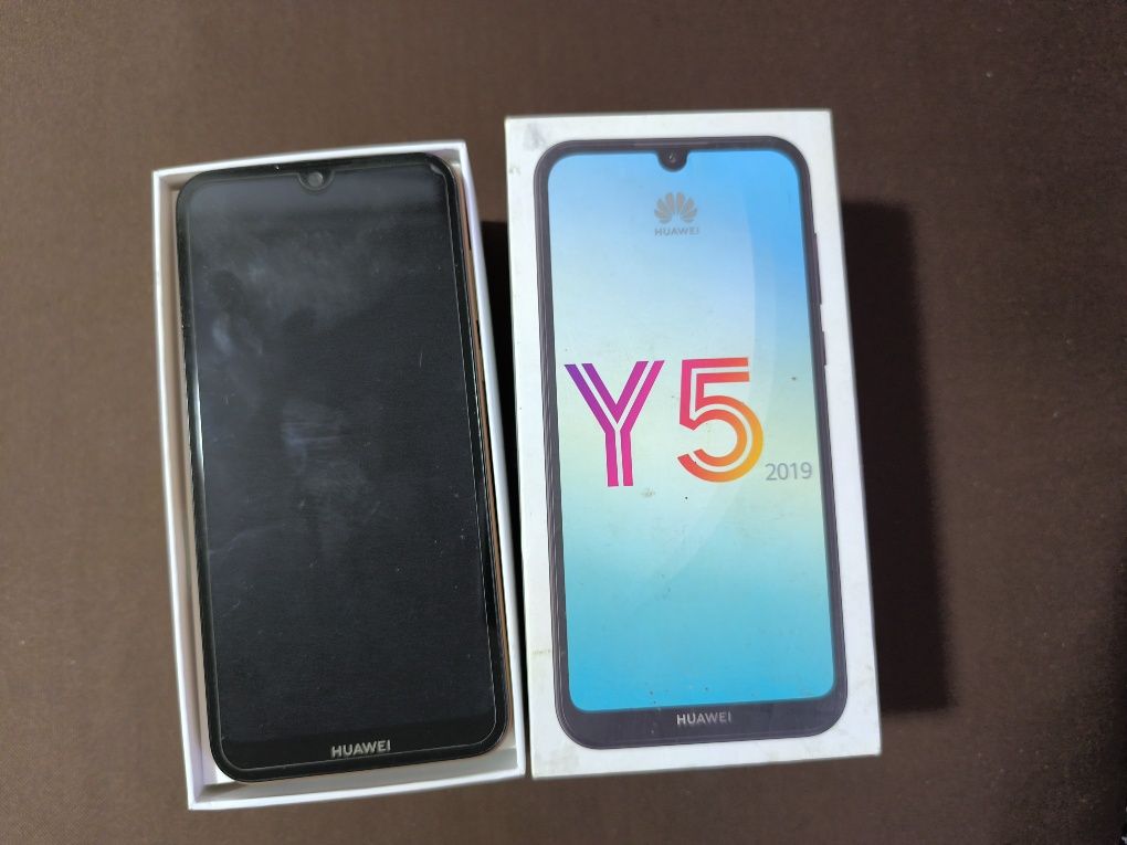 Продам смартфон Huawei Y5