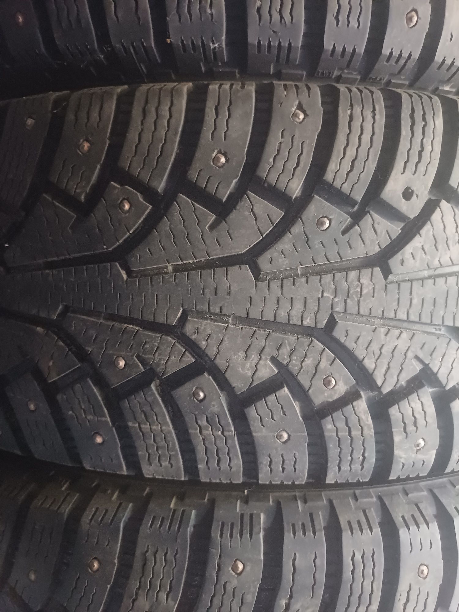 Продам зимние шины NOKIAN 225/60/17