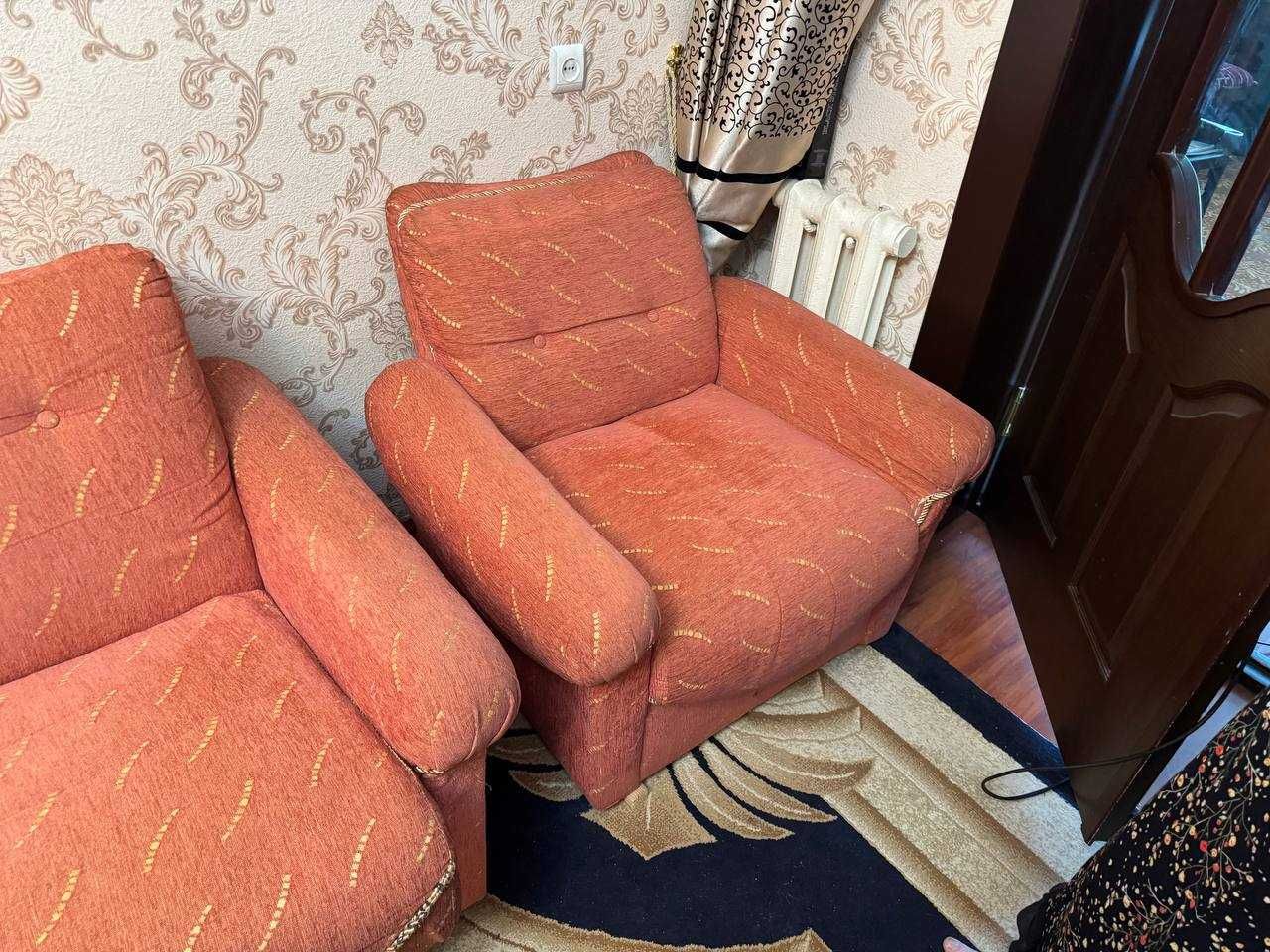 Продам диван и кресло