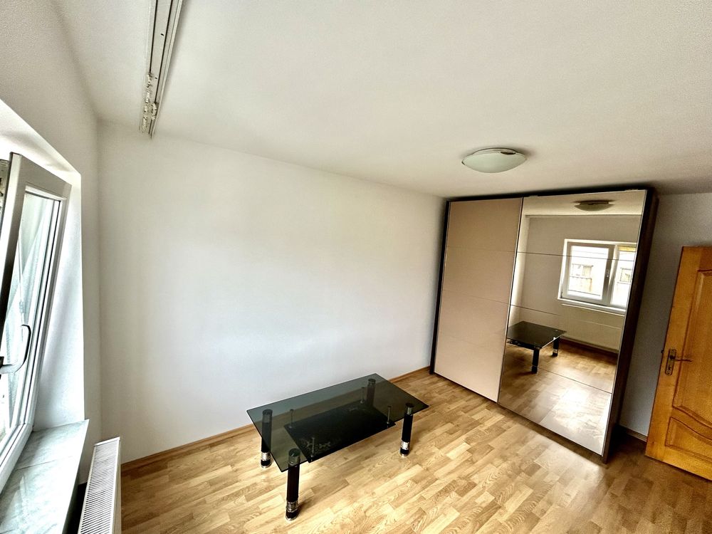 Apartament 3 camere de vanzare !