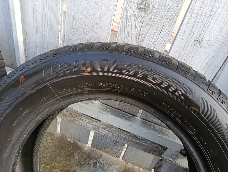 Cauciucuri Iarna 4* Bridgestone Blizzak Lm001 de 205 60 16