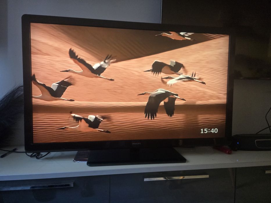 Продавам телевизор Филипс 42 инча!
