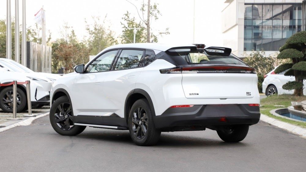 Dongfeng Aeolus Sky EV01.

Год выпуска : 2025.
Запас хода : 530 км.

Г