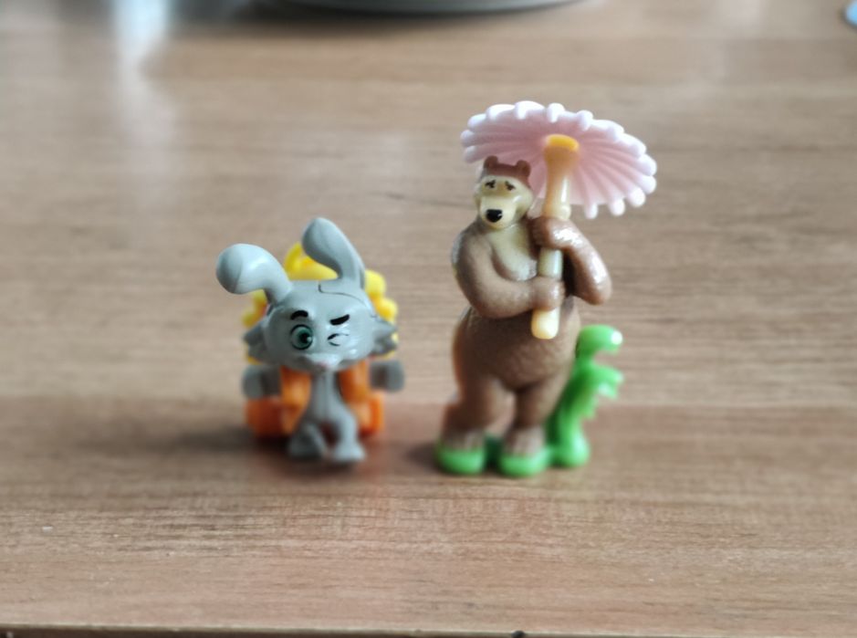 Игрушки Киндер заяц, Маша и медведь