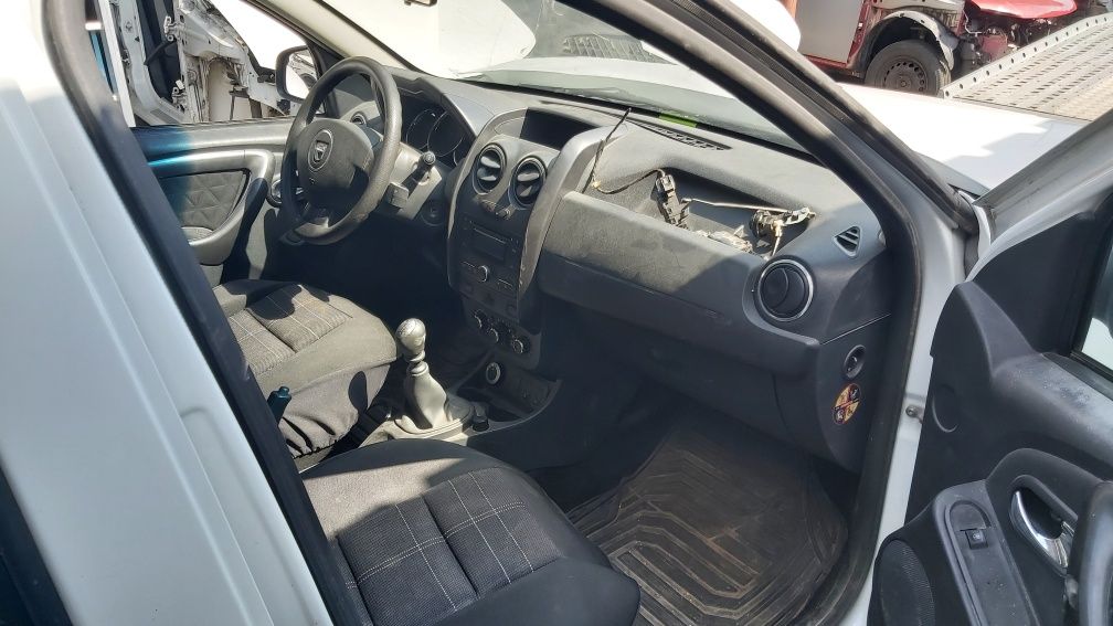 Dezmembrez Dacia Duster 2016 Romania 1,6 16 V 4x4 4WD full