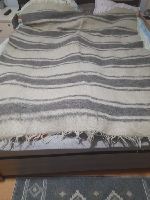 Patura din lana naturala