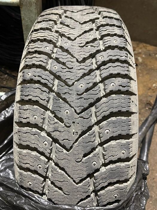 Продам 4 баллона шипованные