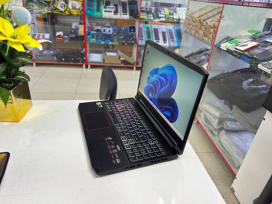 Acer nitro gaming IDEAL HOLAT i5-10300H DDR4 16/512 SSD