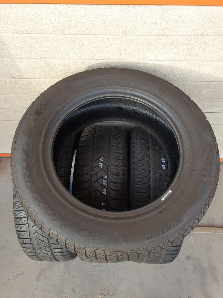 Зимни гуми 4 броя PIRELLI SottoZero3 215 60 R16 дот 0522