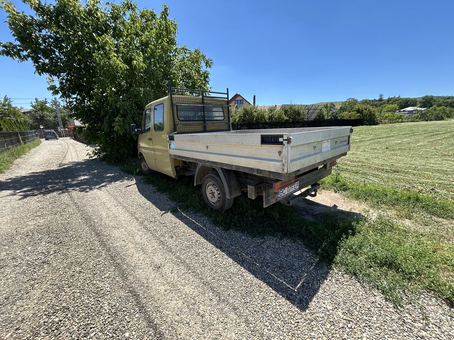 Mercedes 208D 7 locuri