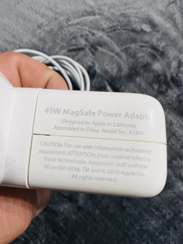 Vând încărcător MacBook magsafe 45w