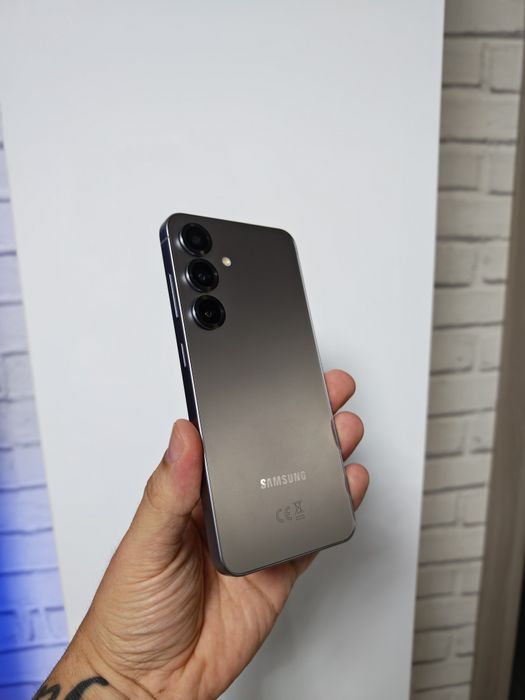 Vând sau schimb Samsung S25 SilverGrey Ca Nou totul original