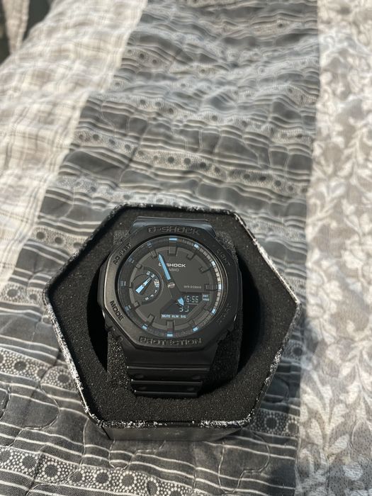 Часовник G-shock