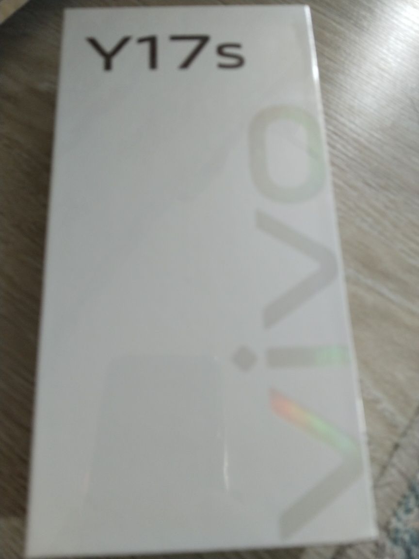 Продам смартфон Vivo Y17s