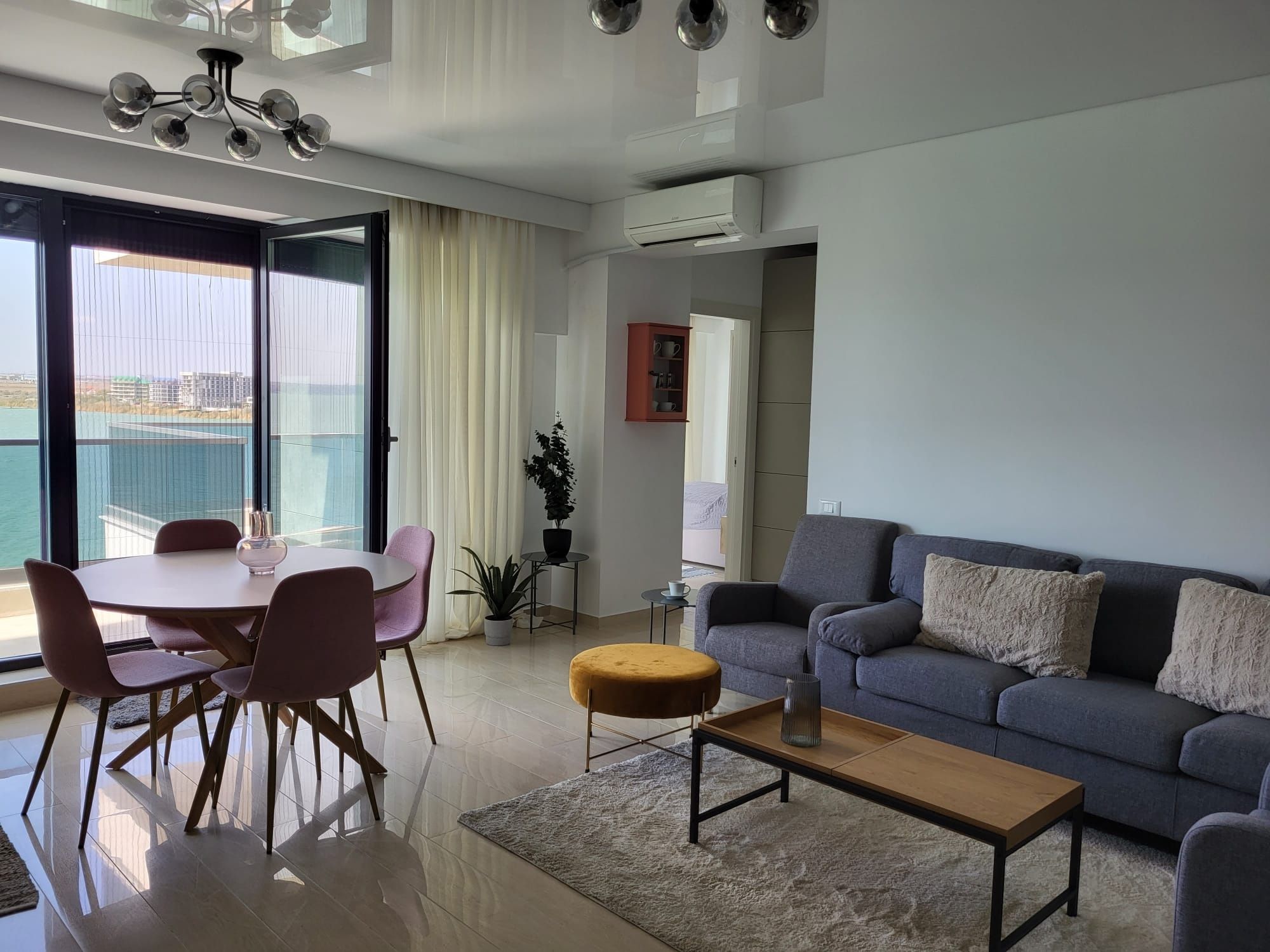 De vanzare apartament 3 camere Mamaia