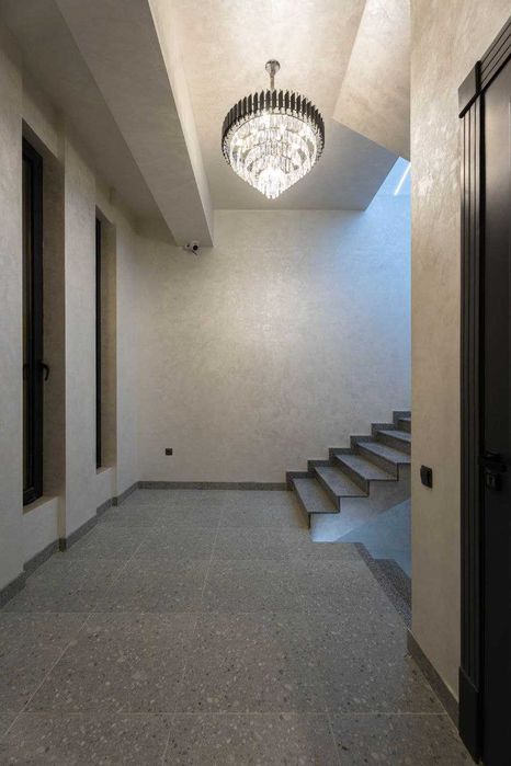 Продаётся отдельно стоящее здание 640 м2. на Саракульской Мирабадский