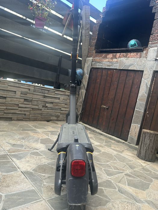 Trotineta SEGWAY-NINEBOT MAX G2 inca in garantie 1 an si 6 luni