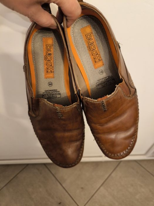 Pantofi ușori,din piele naturala, pt bărbați ,mărime 44 Bugatti