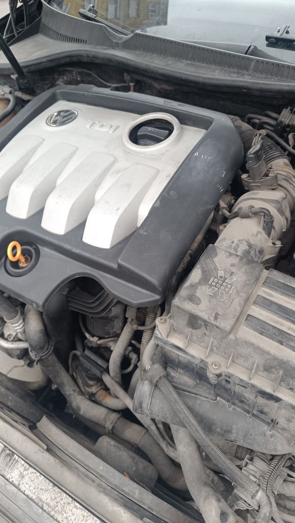 Продавам двигател за голф 5 1.9 105кс. BKC   (Dvigatel ot golf 5 БКЦ)