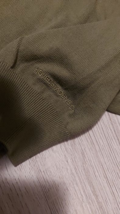 Boss пуловер L размер